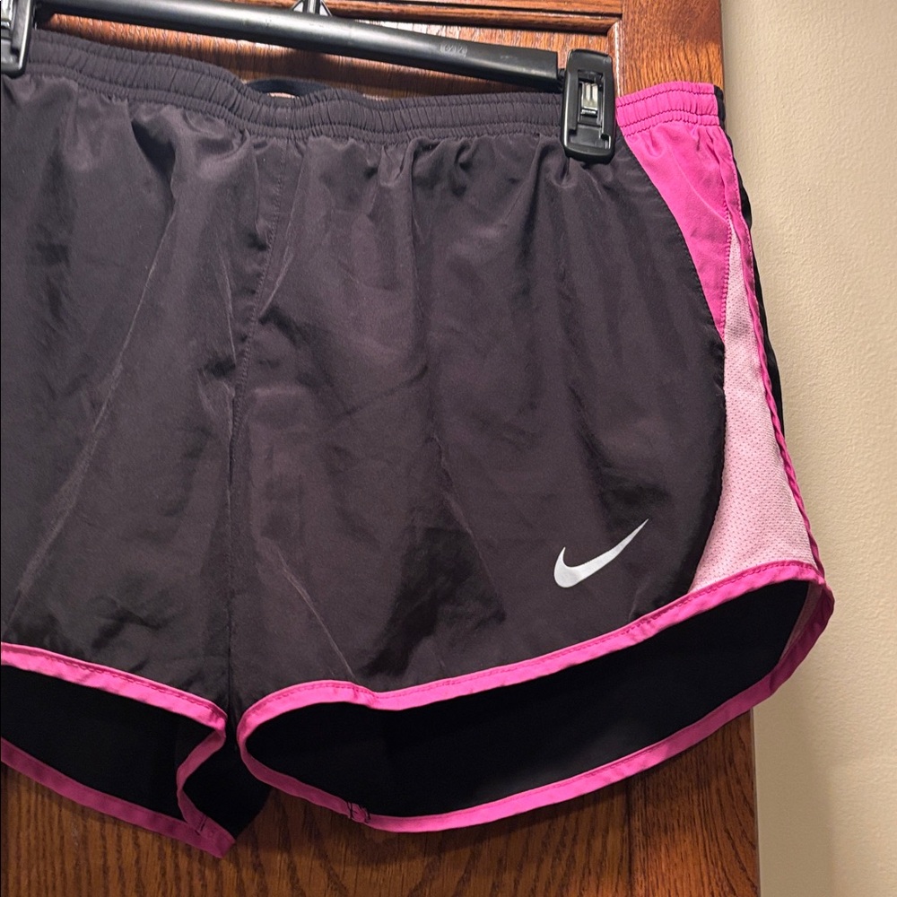 Nike Black Dri-FIT Women's Shorts - size Large - Picture 4 of 7